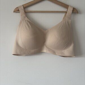 NWT Comfelie Seamless Wireless Beige Bra Size 4XL. FITS SMALLER,3XL MAYBE? AS IS